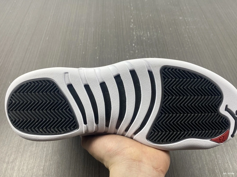 - 12 Playoffs CT8013-006 Retro (2022) Jordan 1107